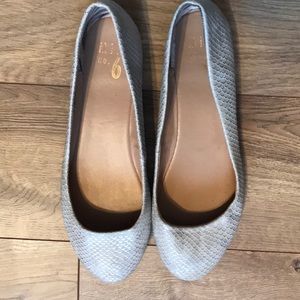 Mix No 6 Size 8 Silver Ballet Flats